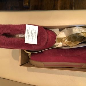 Never worn UGG slippers